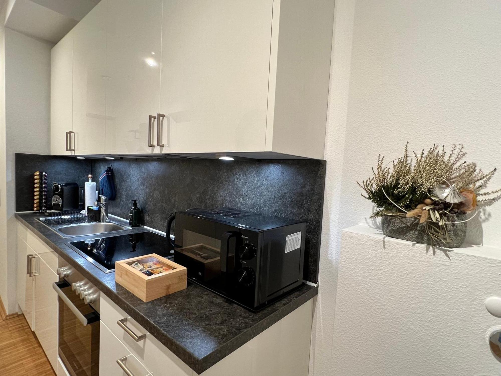 Moderne Naehe Hbf-lift-tiefgarage-contactless Check-in Apartment Hannover