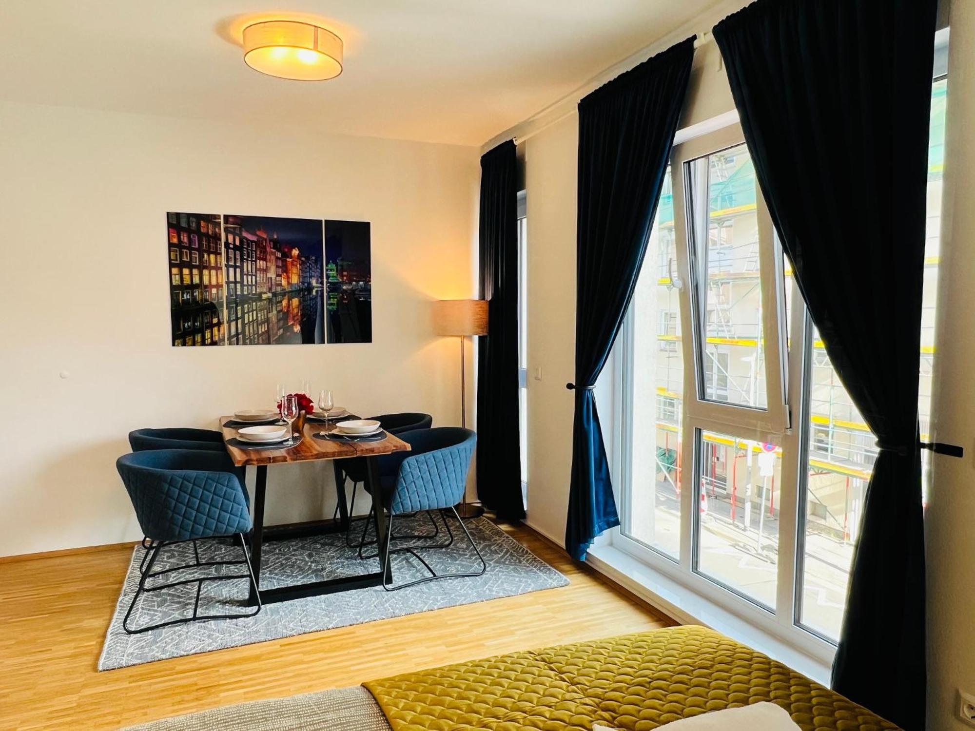 Moderne Naehe Hbf-lift-tiefgarage-contactless Check-in Apartment