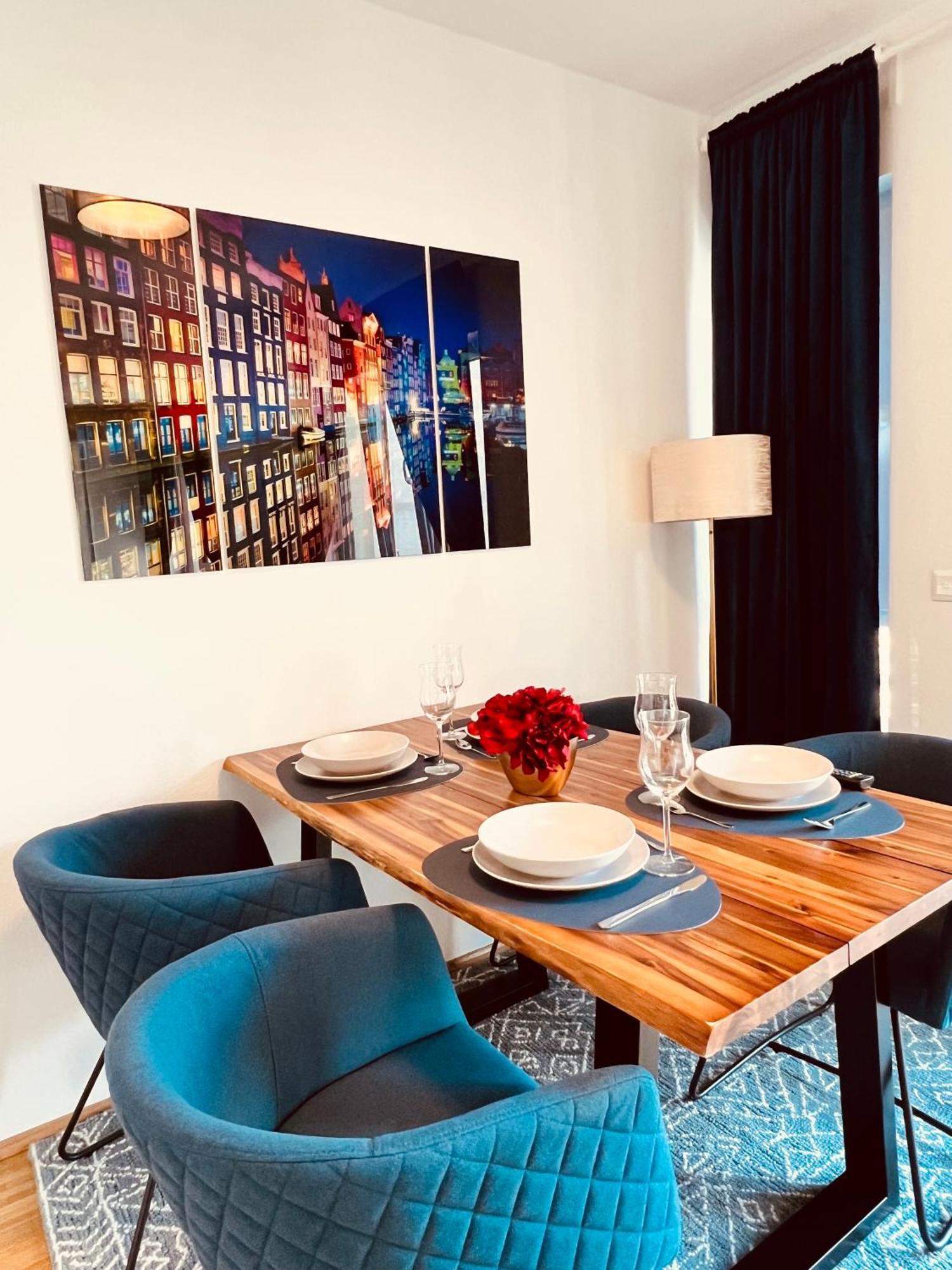 Moderne Naehe Hbf-lift-tiefgarage-contactless Check-in Apartment Hannover